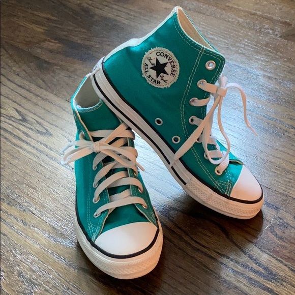 Converse Other - Converse Chuck Taylor Sneakers /Junior Size 2.